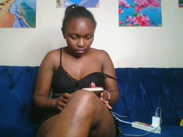 Live sex webcam photo for 7Naila1 #276703573
