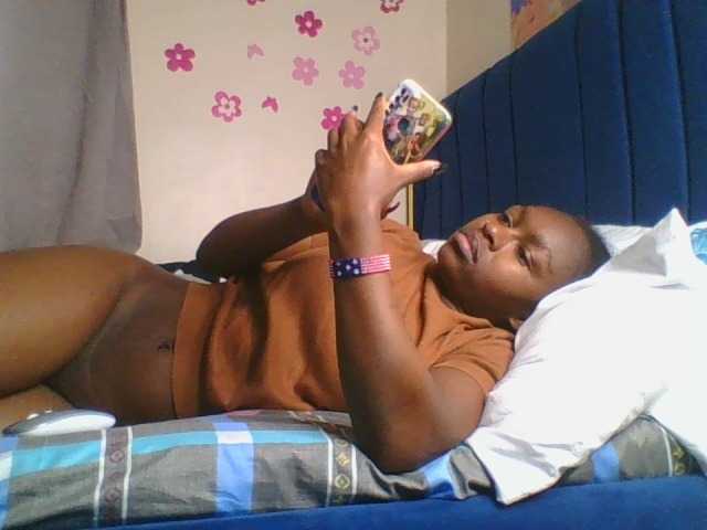 Live sex webcam photo for 7Naila1 #276715243