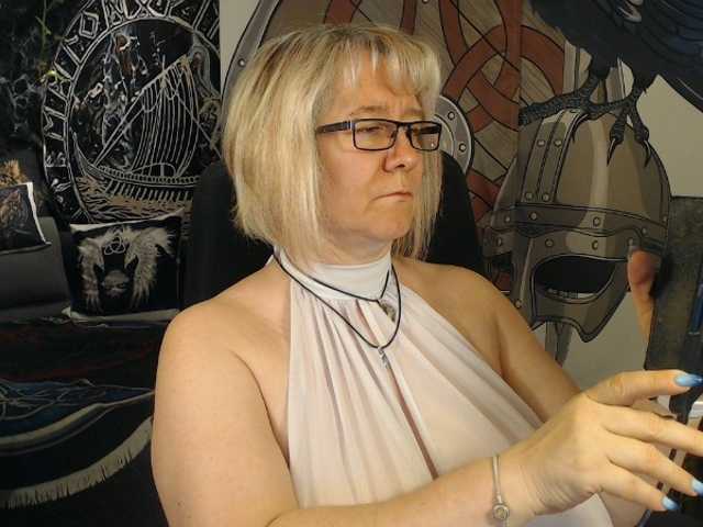 Live sex webcam photo for 90dTitten #291045220