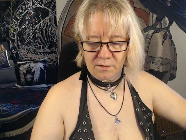Live sex webcam photo for 90dTitten #291095960