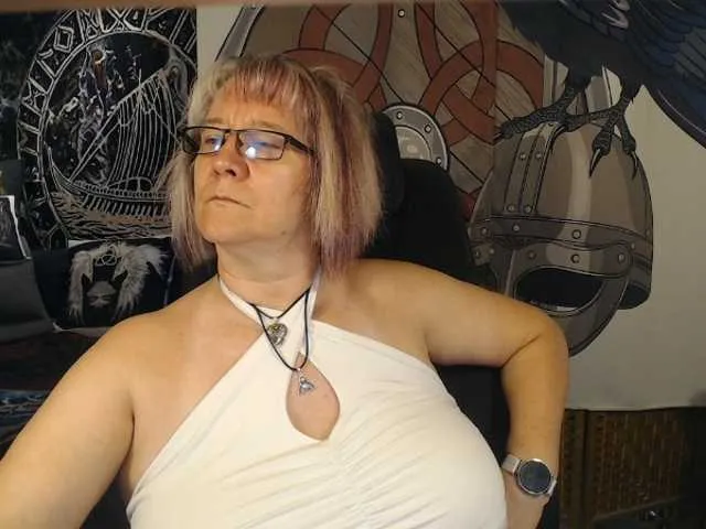 Live sex webcam photo for 90dTitten #291561768