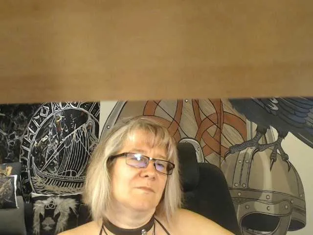 Live sex webcam photo for 90dTitten #291846973