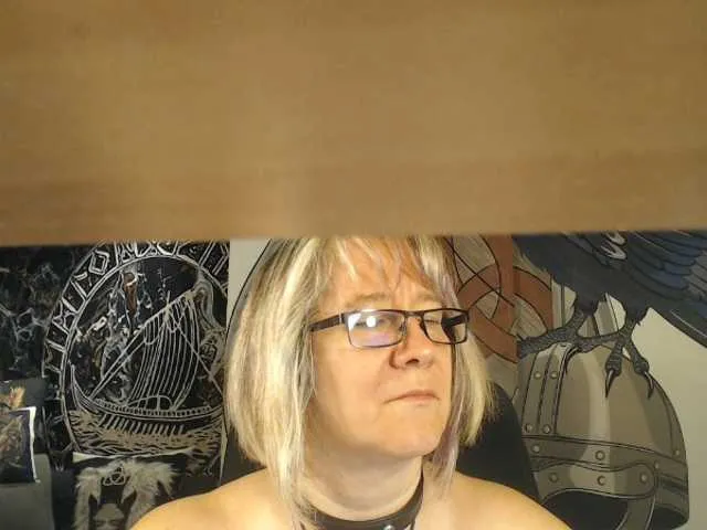 Live sex webcam photo for 90dTitten #291880761