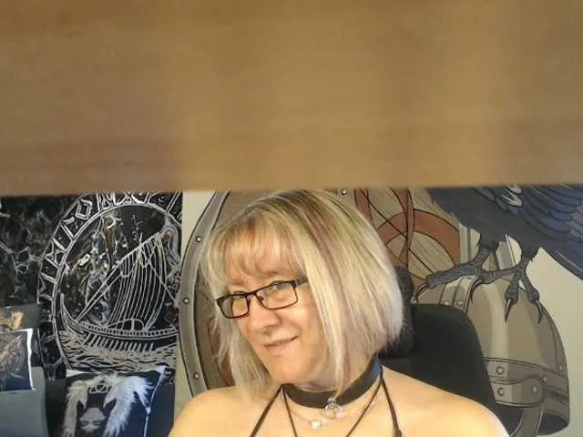 Live sex webcam photo for 90dTitten #291919056