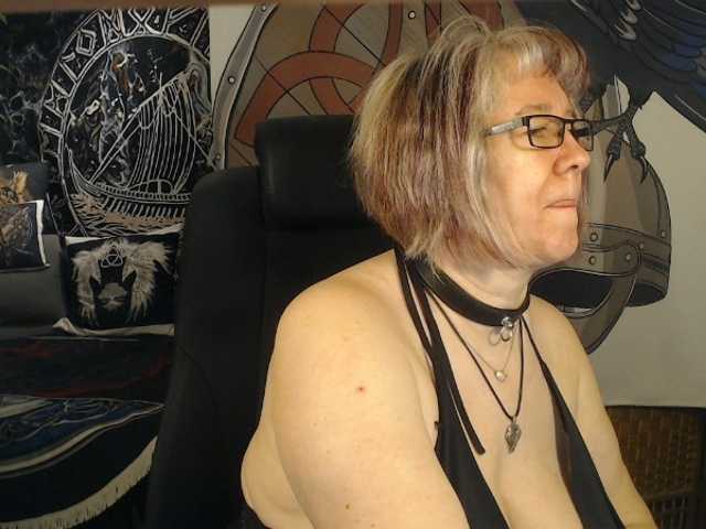 Live sex webcam photo for 90dTitten #292381006