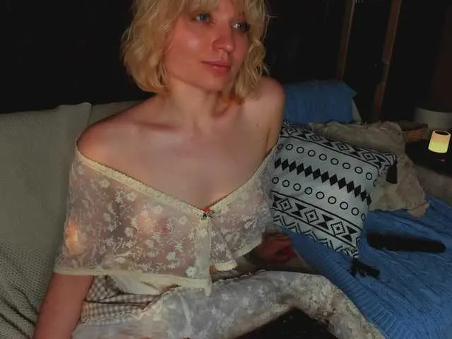 Live sex webcam photo for A-Huli #277518381