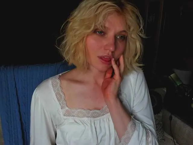 Live sex webcam photo for A-Huli #277603993