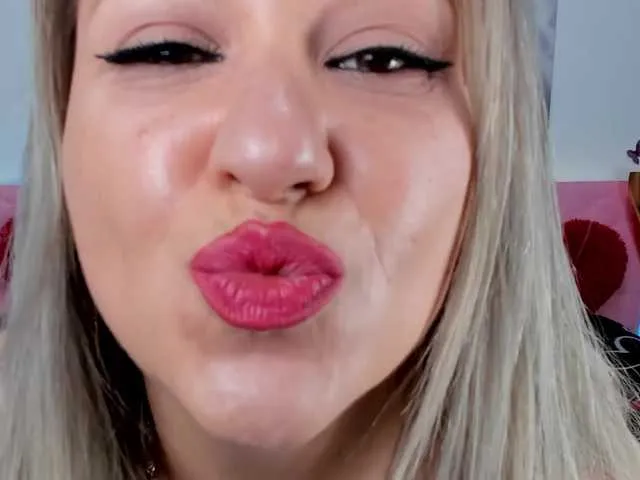 Live sex webcam photo for ADELAHOTX #290497881