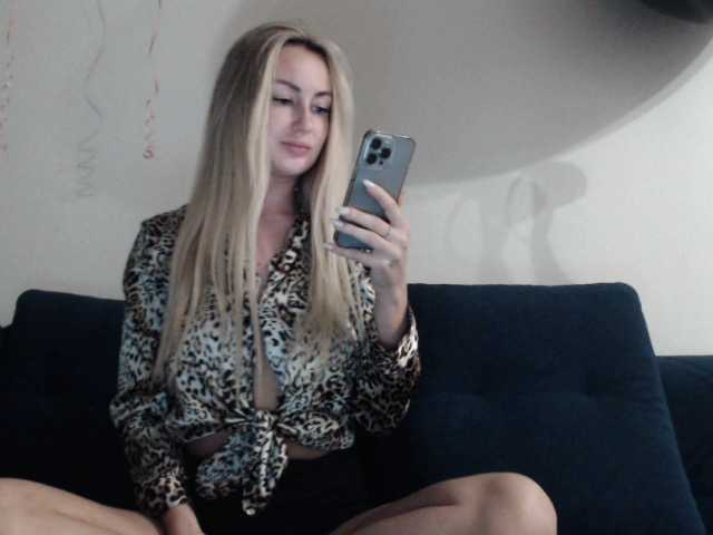 Live sex webcam photo for ADELINA011 #273003567