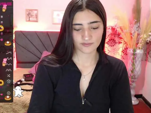 Live sex webcam photo for AHRI-TAY #275726320
