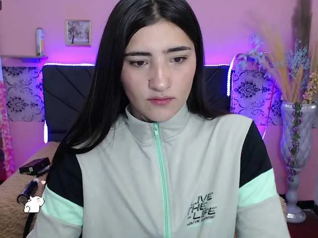 Live sex webcam photo for AHRI-TAY #275740849
