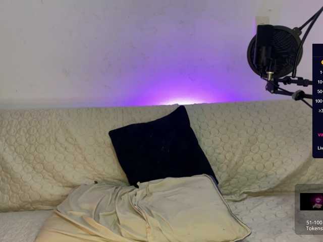 Live sex webcam photo for AHSLEYSNOW #276917059