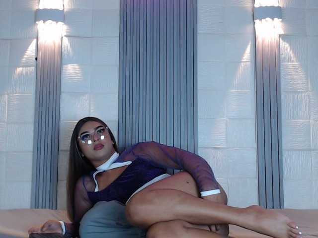 Live sex webcam photo for AISHA393 #278290043