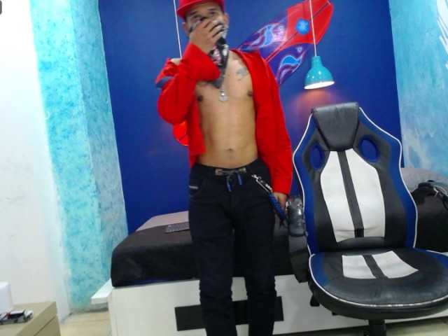 Live sex webcam photo for AJ-Style- #275540037