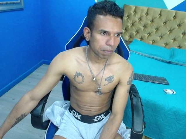 Live sex webcam photo for AJ-Style- #275579675