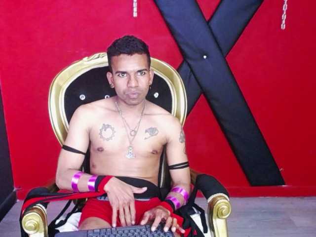 Live sex webcam photo for AJ-Style- #275603426