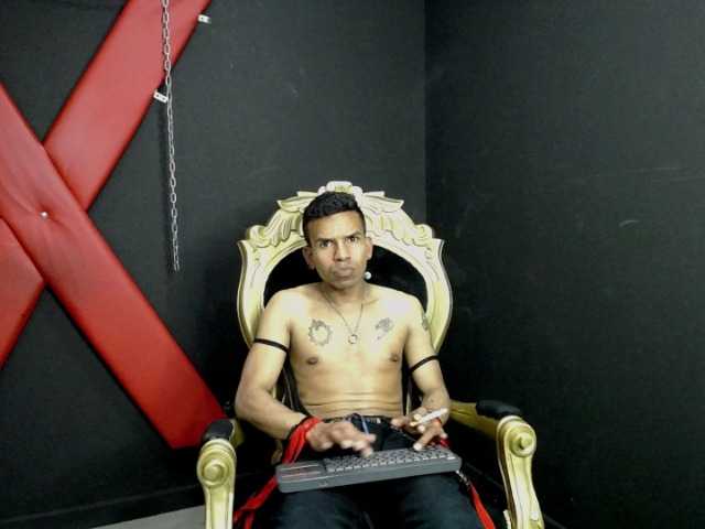 Live sex webcam photo for AJ-Style- #275717744