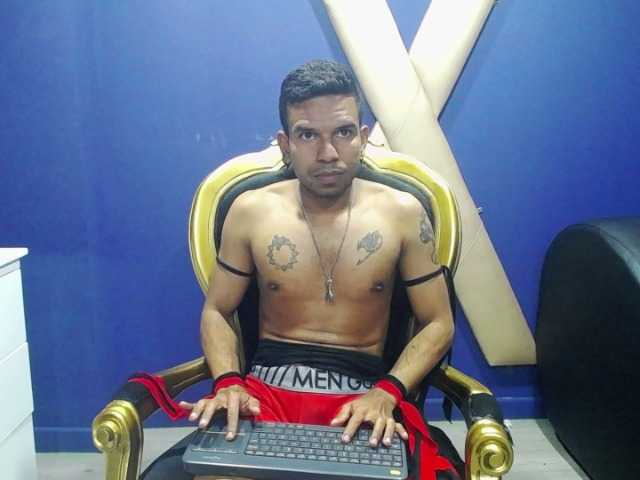 Live sex webcam photo for AJ-Style- #275772167