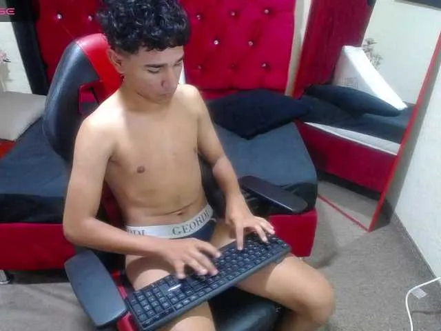 Live sex webcam photo for ALANWRITE #276387171