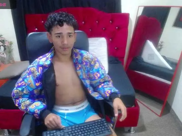 Live sex webcam photo for ALANWRITE #276435599