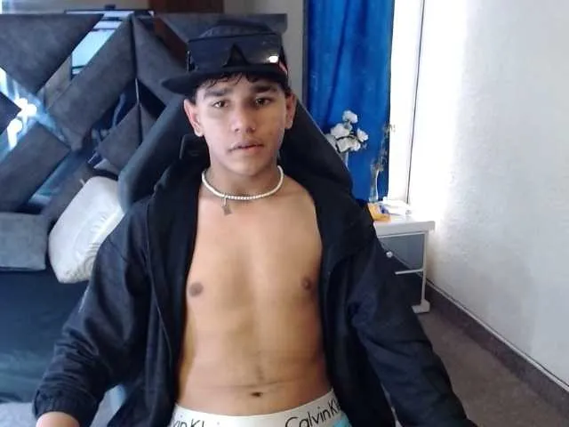 Live sex webcam photo for ALANWRITE #276654521