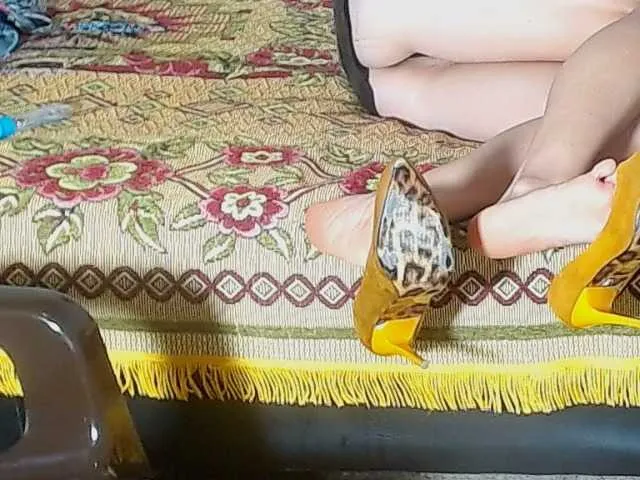 Live sex webcam photo for ALEXANDRAHONN #275664168