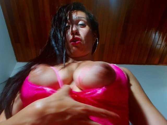 Live sex webcam photo for ALEXANDRAHONN #275847634