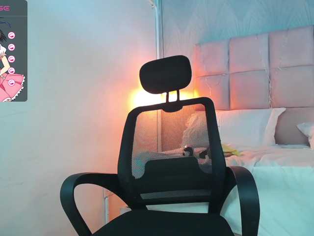 Live sex webcam photo for ALEXXA-CURVY #288047844