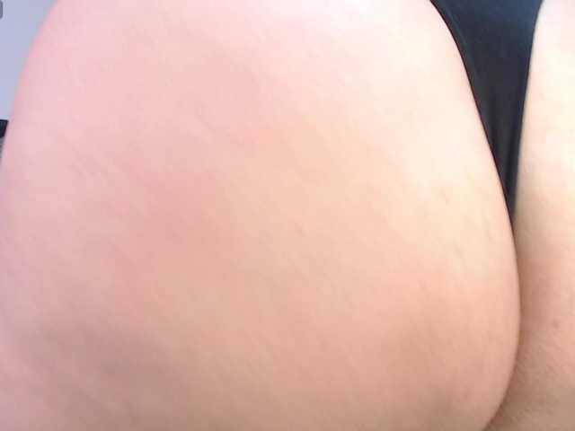 Live sex webcam photo for ALEXXA-CURVY #290610901