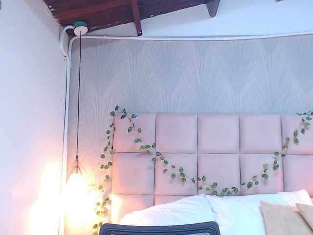 Live sex webcam photo for ALEXXA-CURVY #290988162