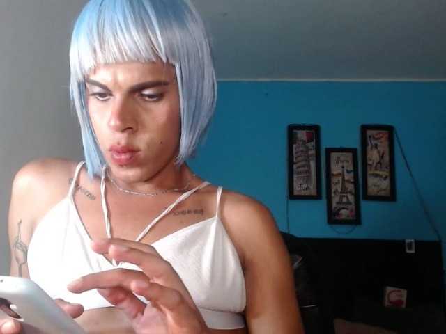 Live sex webcam photo for ALEZATAYLOR #274297438