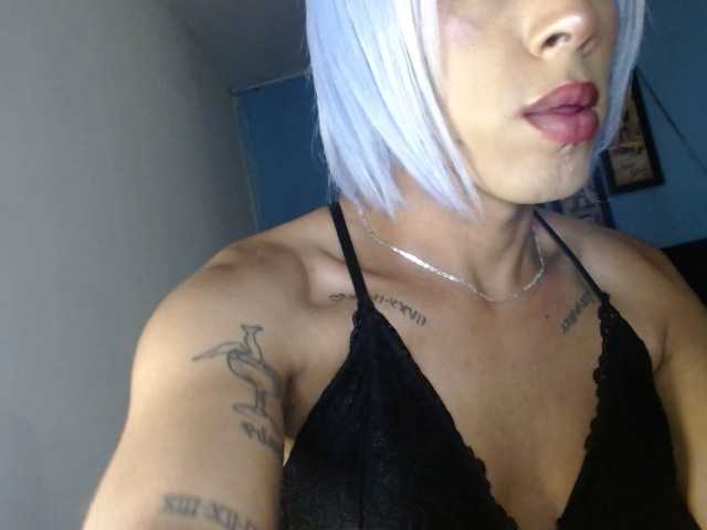 Live sex webcam photo for ALEZATAYLOR #274322524