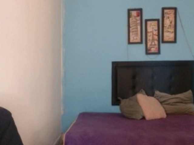 Live sex webcam photo for ALEZATAYLOR #274631959