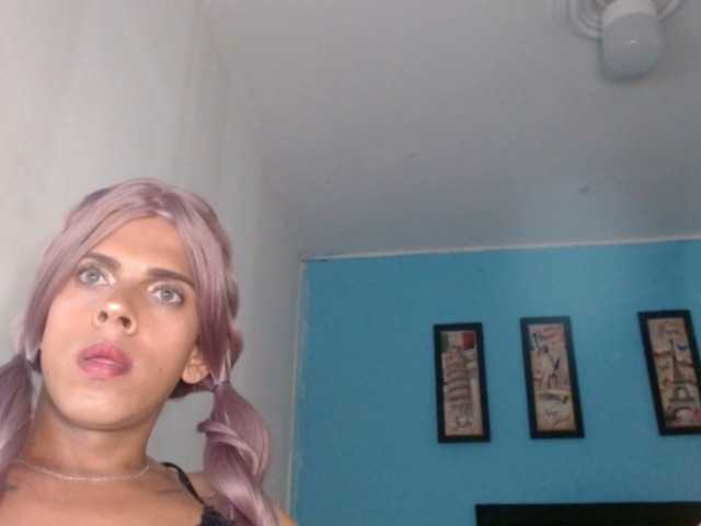 Live sex webcam photo for ALEZATAYLOR #275512097