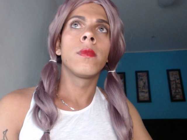 Live sex webcam photo for ALEZATAYLOR #275520061