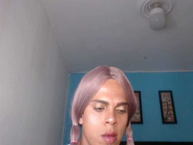 Live sex webcam photo for ALEZATAYLOR #275712247