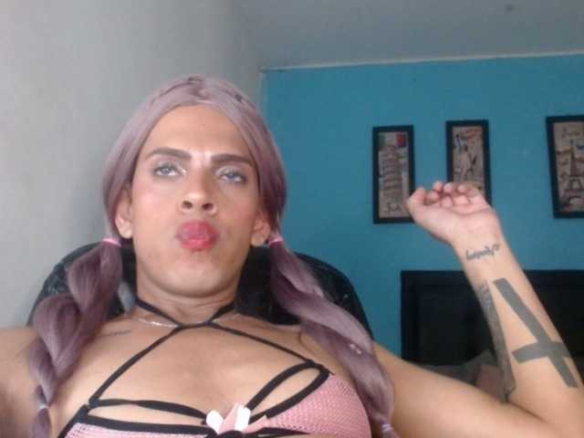 Live sex webcam photo for ALEZATAYLOR #275829062