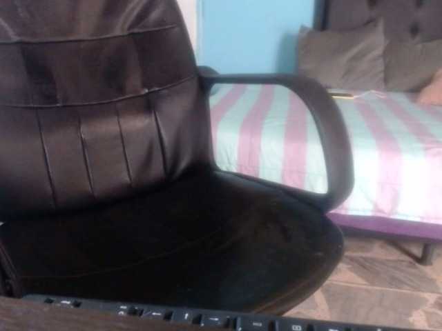 Live sex webcam photo for ALEZATAYLOR #276058949