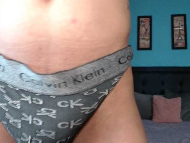 Live sex webcam photo for ALEZATAYLOR #276433546