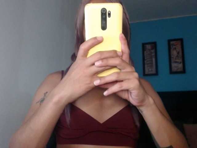 Live sex webcam photo for ALEZATAYLOR #276442985