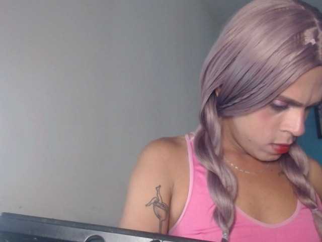 Live sex webcam photo for ALEZATAYLOR #276605489