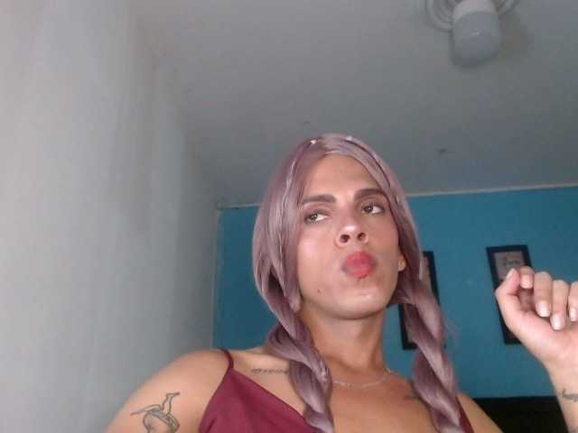 Live sex webcam photo for ALEZATAYLOR #276706149