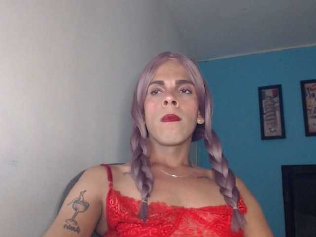 Live sex webcam photo for ALEZATAYLOR #276875391