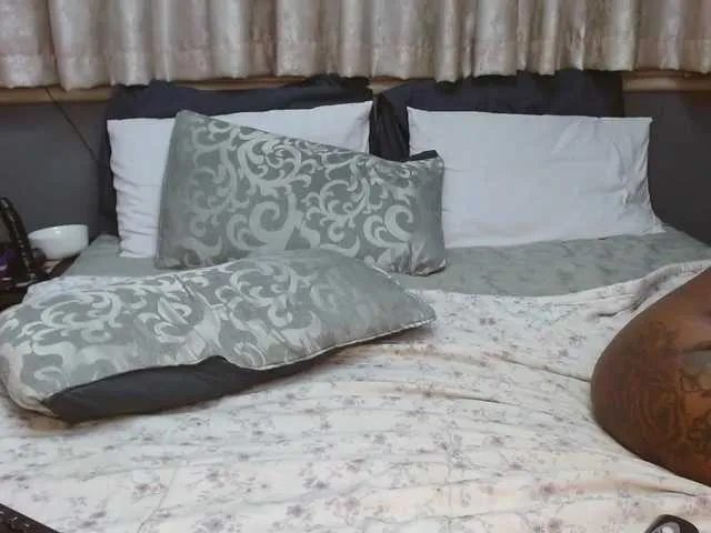 Live sex webcam photo for ALWAYSHONEYXXX #292190589