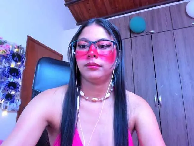 Live sex webcam photo for ALYSSON18 #292049735