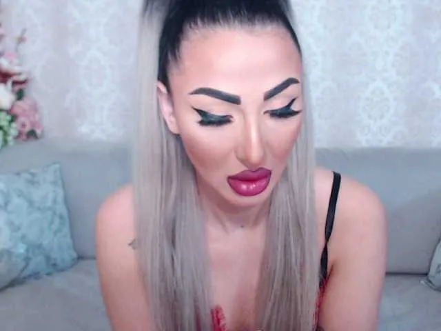 Live sex webcam photo for ALady69 #272260711