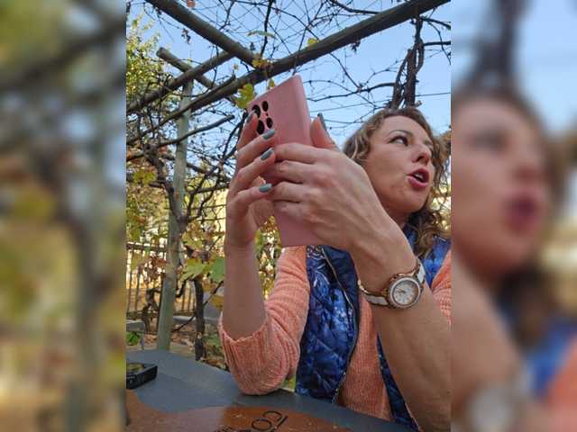 Live sex webcam photo for ALandFarAway #277979389