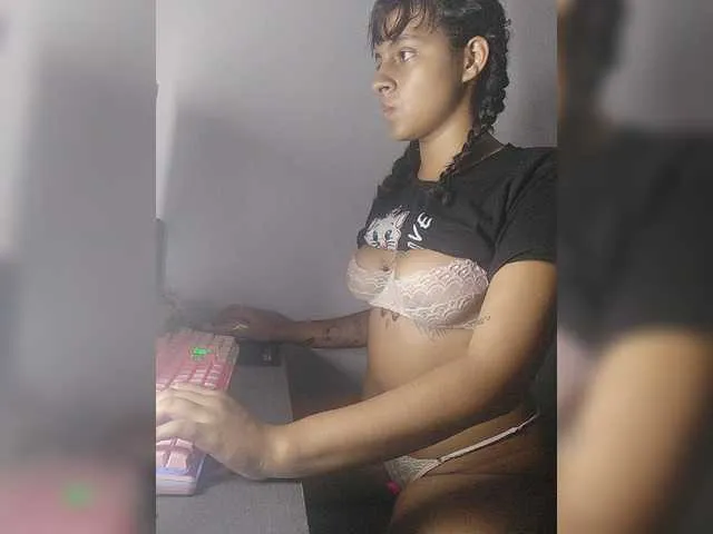 Live sex webcam photo for ANDROMEEDA #277545483