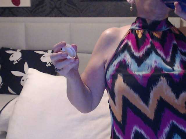 Live sex webcam photo for ANGELGRANNY #272032537