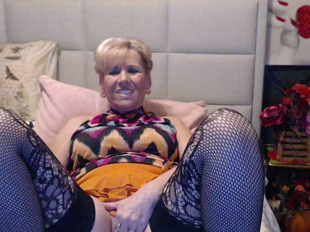 Live sex webcam photo for ANGELGRANNY #272239414